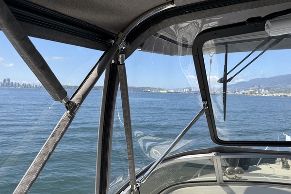 Strait Shooter 38ft Carver Yacht For Sale