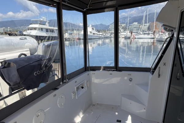 Strait Shooter 38ft Carver Yacht For Sale