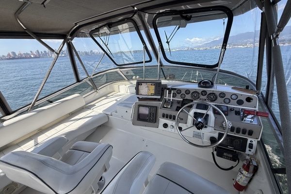 Strait Shooter 38ft Carver Yacht For Sale