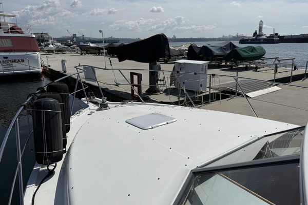 Strait Shooter 38ft Carver Yacht For Sale