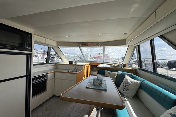 Strait Shooter 38ft Carver Yacht For Sale