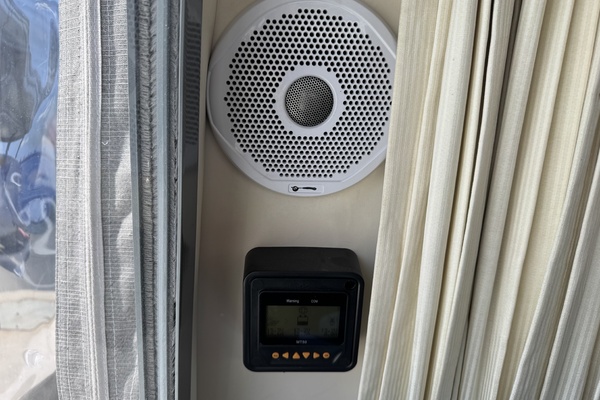 Strait Shooter 38ft Carver Yacht For Sale