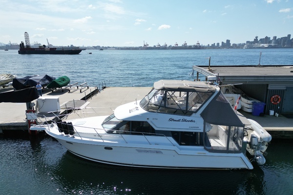 Strait Shooter 38ft Carver Yacht For Sale