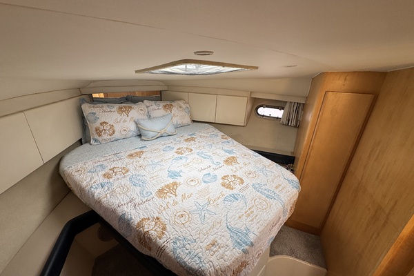 Strait Shooter 38ft Carver Yacht For Sale