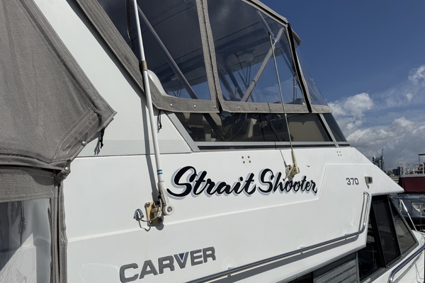 Strait Shooter 38ft Carver Yacht For Sale