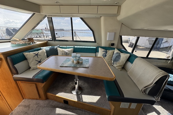 Strait Shooter 38ft Carver Yacht For Sale