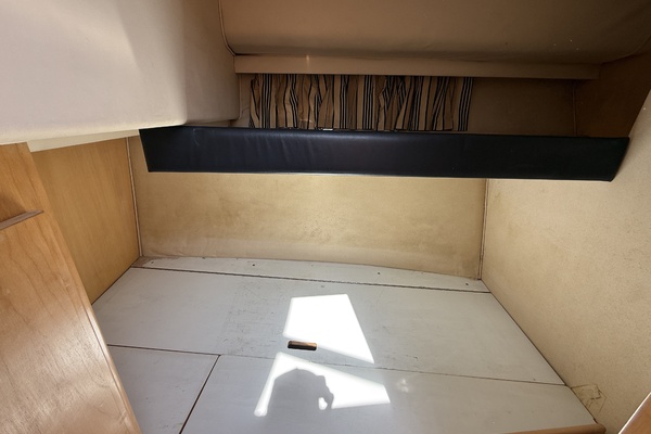 Strait Shooter 38ft Carver Yacht For Sale