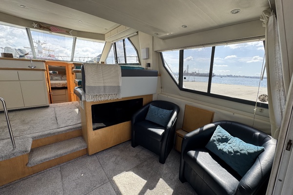 Strait Shooter 38ft Carver Yacht For Sale