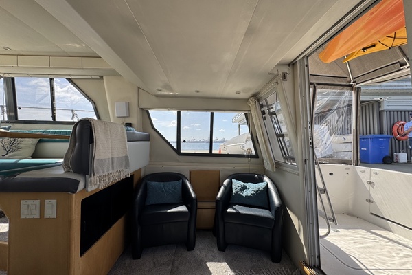 Strait Shooter 38ft Carver Yacht For Sale