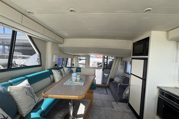 Strait Shooter 38ft Carver Yacht For Sale