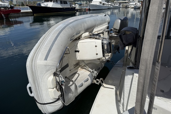 Strait Shooter 38ft Carver Yacht For Sale