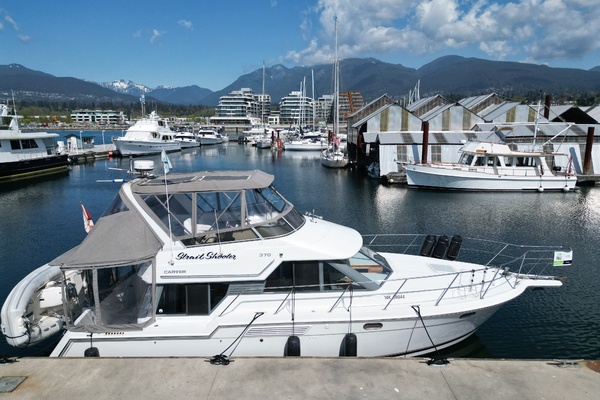 Strait Shooter 38ft Carver Yacht For Sale