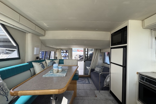 Strait Shooter 38ft Carver Yacht For Sale