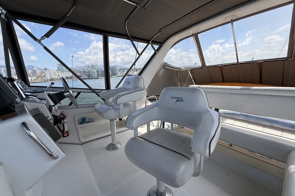 Strait Shooter 38ft Carver Yacht For Sale