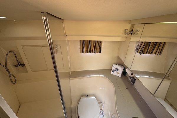 Strait Shooter 38ft Carver Yacht For Sale