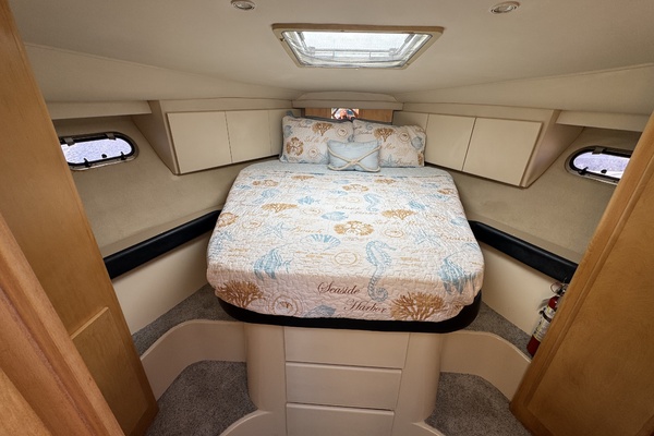 Strait Shooter 38ft Carver Yacht For Sale