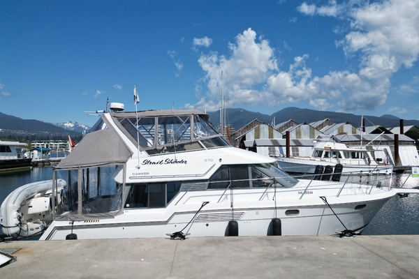 Strait Shooter 38ft Carver Yacht For Sale