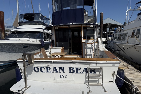 42ft Uniflite Yacht For Sale