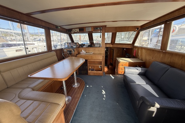 42ft Uniflite Yacht For Sale