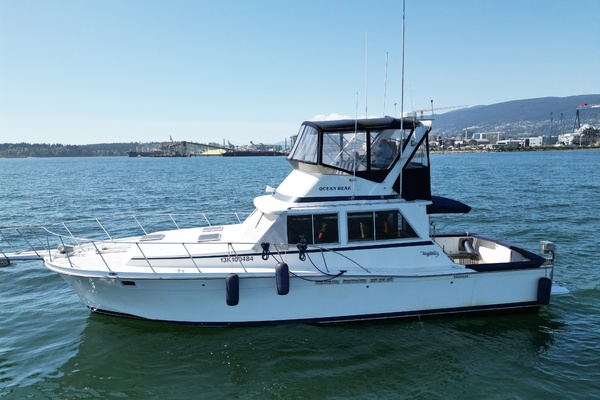 42ft Uniflite Yacht For Sale