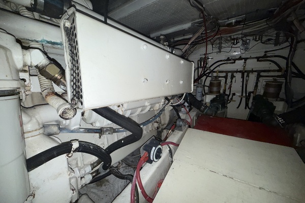 42ft Uniflite Yacht For Sale