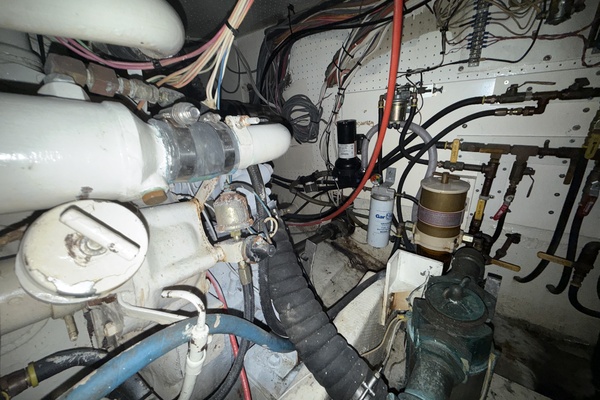 42ft Uniflite Yacht For Sale