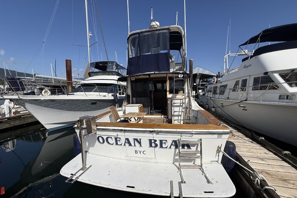 42ft Uniflite Yacht For Sale