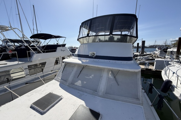 42ft Uniflite Yacht For Sale