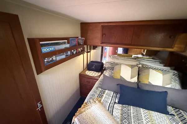 42ft Uniflite Yacht For Sale