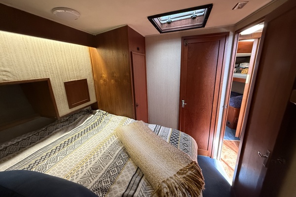 42ft Uniflite Yacht For Sale