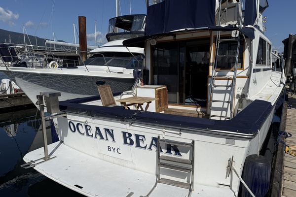 42ft Uniflite Yacht For Sale