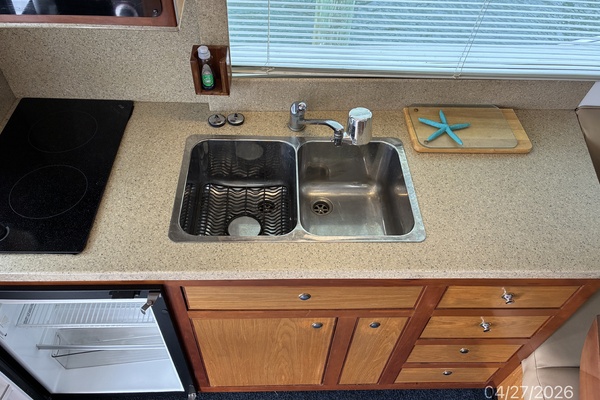 34' Luhrs Galley