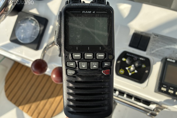 34' Luhrs VHF Radio