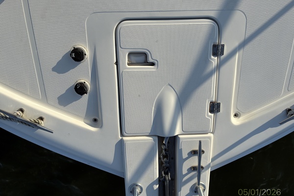 34' Luhrs Bow