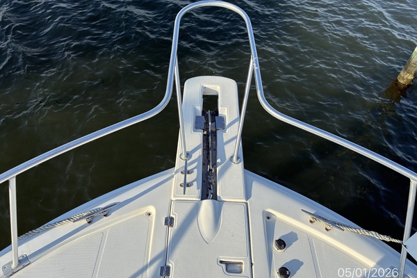 34' Luhrs Bow