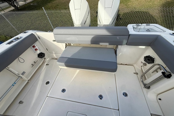 2023 Boston Whaler 28