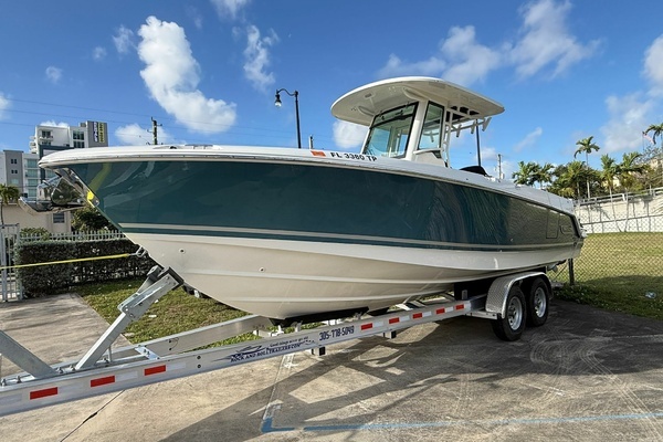 2023 Boston Whaler 28