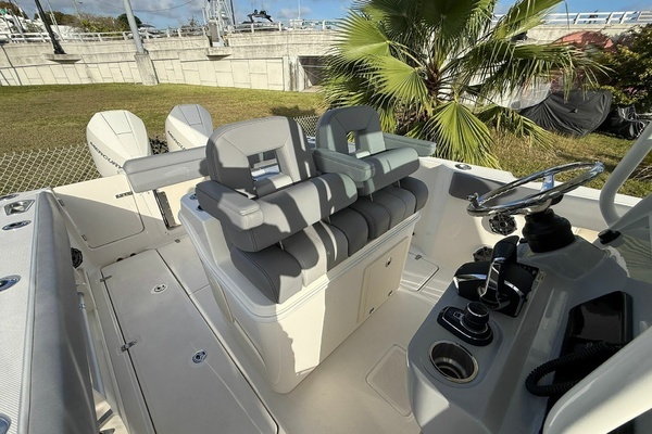 2023 Boston Whaler 28