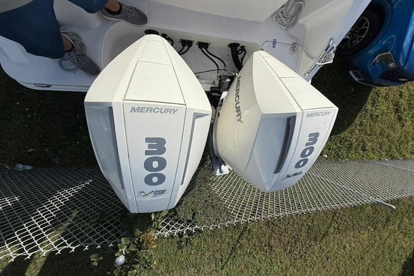 2023 Boston Whaler 28