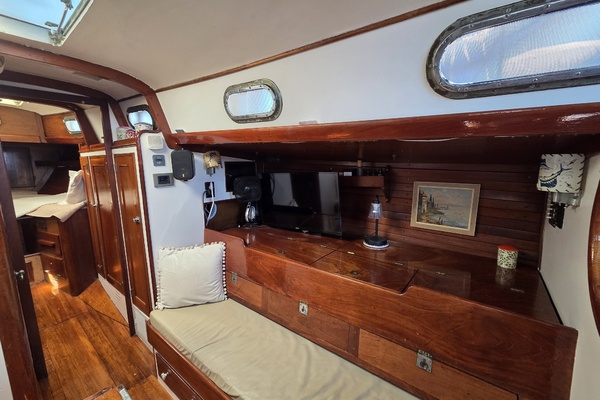 Sabrina 40ft Hinckley Yacht For Sale
