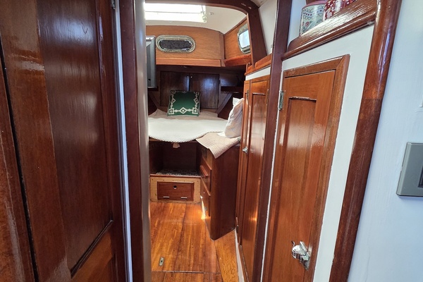 Sabrina 40ft Hinckley Yacht For Sale