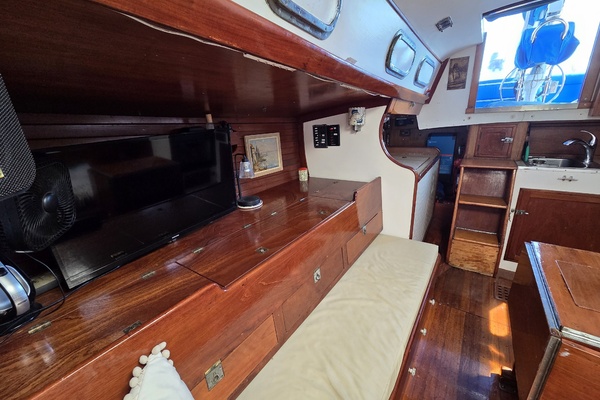 Sabrina 40ft Hinckley Yacht For Sale