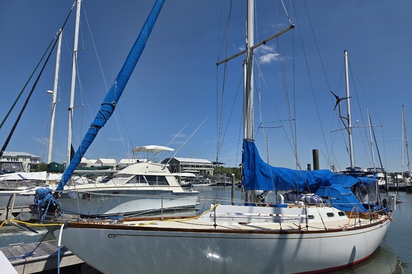 Sabrina 40ft Hinckley Yacht For Sale
