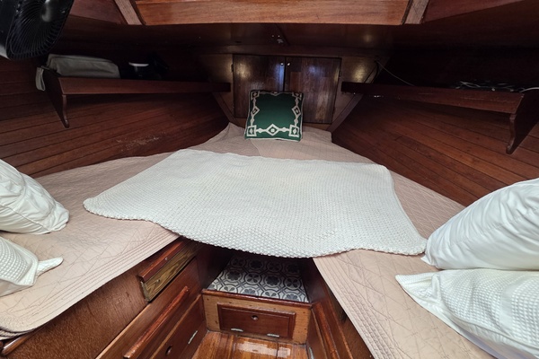 Sabrina 40ft Hinckley Yacht For Sale