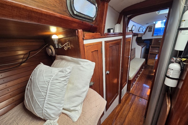 Sabrina 40ft Hinckley Yacht For Sale