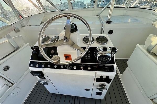 Photo of the 2005 Luhrs 32 Express "Faith"