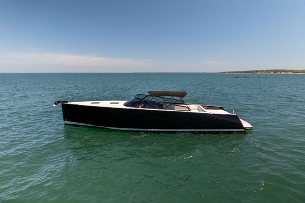 2016 VanDutch 40