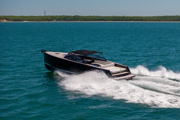 2016 VanDutch 40