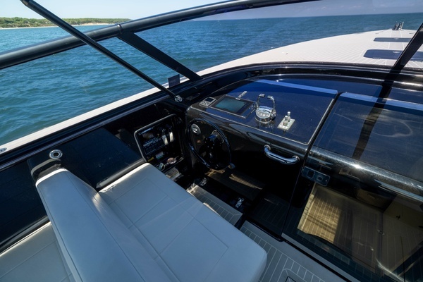 2016 VanDutch 40