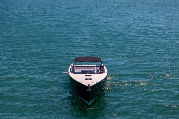 2016 VanDutch 40